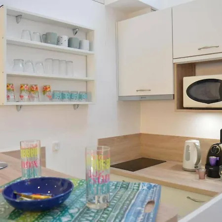 Appartement 2p Renove, Clim, Wifi, Terrasse, Parking, Proche - - Fr-1-226-304
