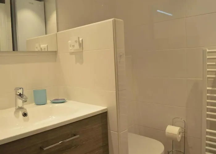 2p Rénové, Clim, Wifi, Terrasse, Parking, Proche - - Fr-1-226-304 Sainte-Maxime